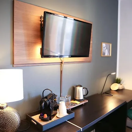 Standingappart Centre