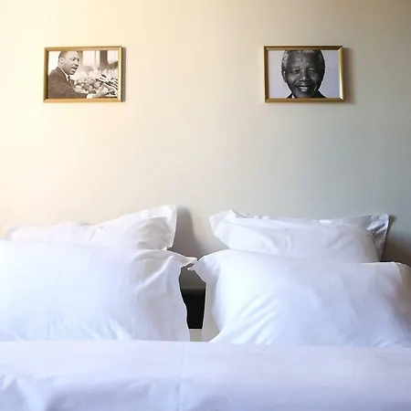 Standingappart Centre